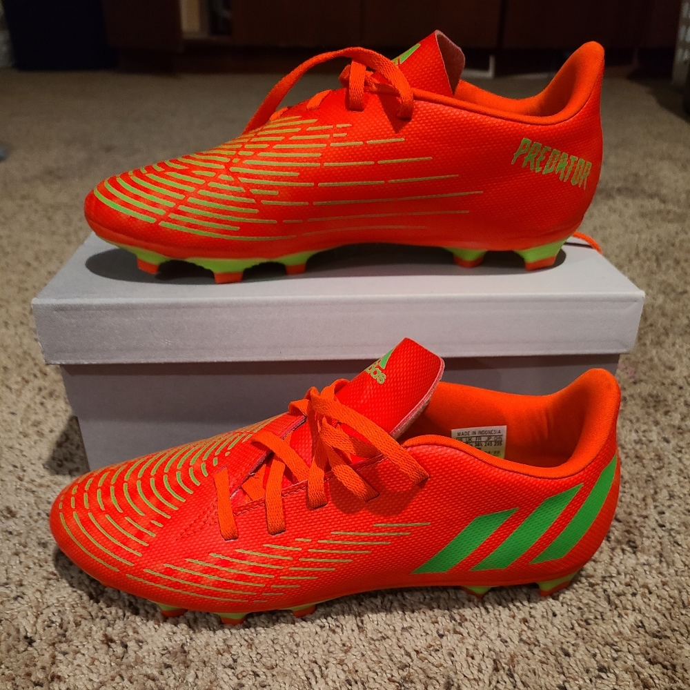 Soccer cleats